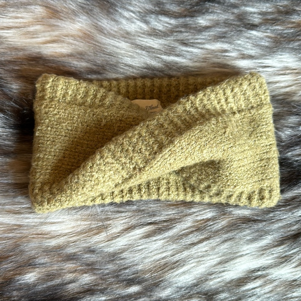 Universal Thread *NWOT* Women’s Ribbed Knit Winter Headband, Green